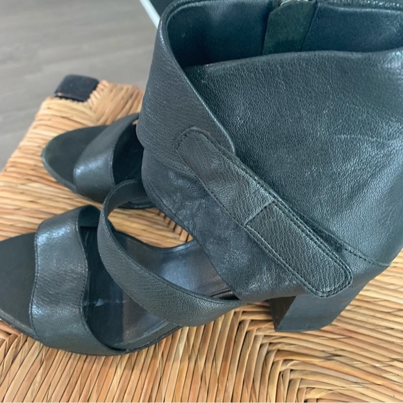 Eileen Fisher Black Leather Heeled Sandals - Picture 2 of 11